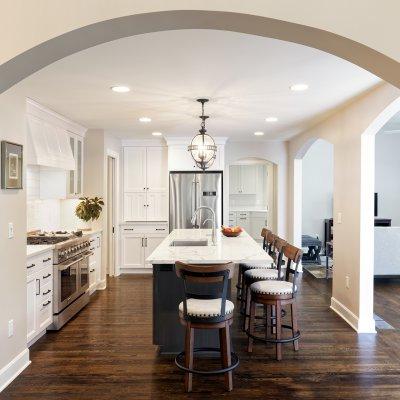 arched entry to kitchen
